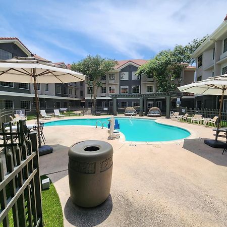 La Quinta By Wyndham Dallas - Addison Galleria Extérieur photo