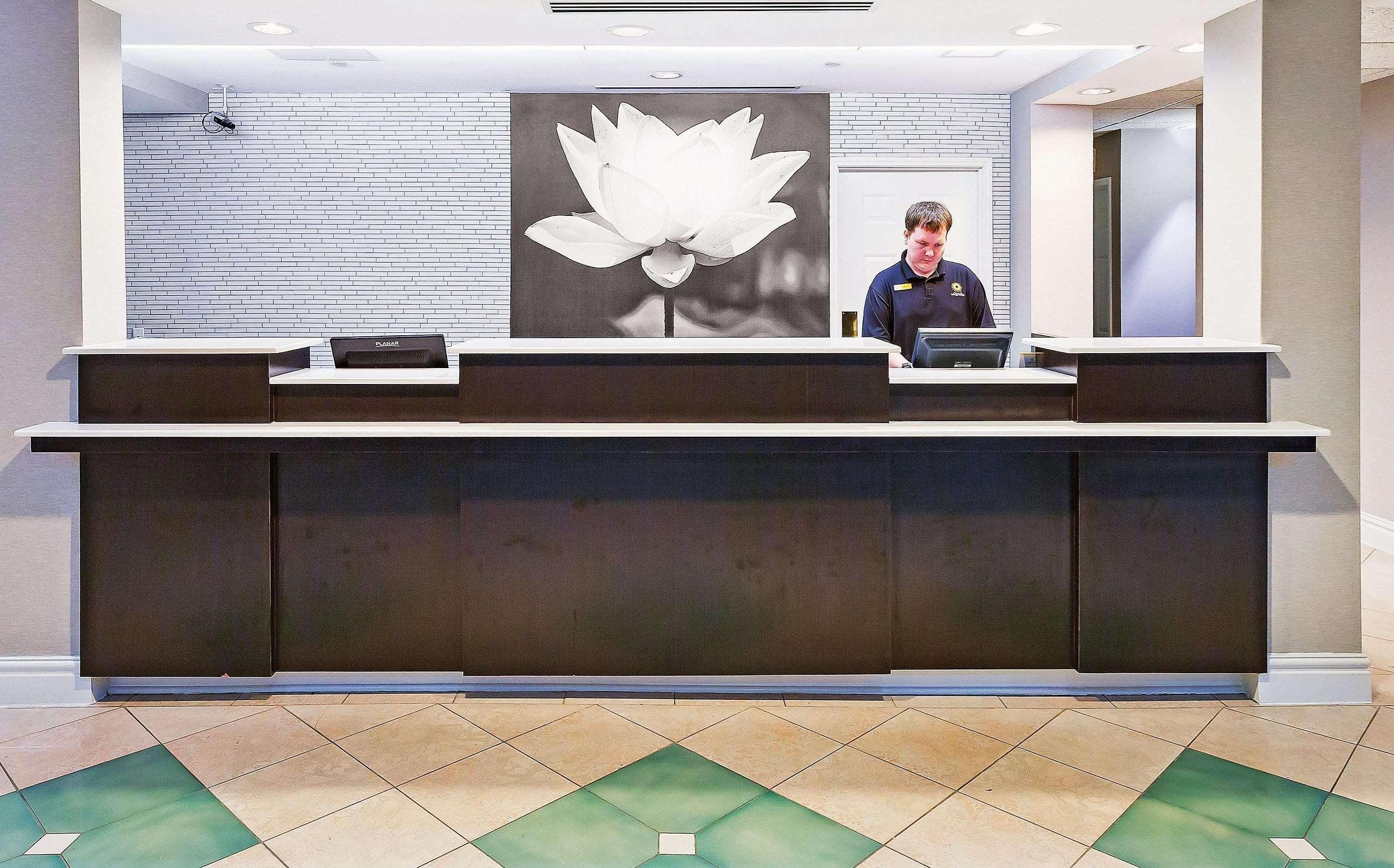 La Quinta By Wyndham Dallas - Addison Galleria Extérieur photo