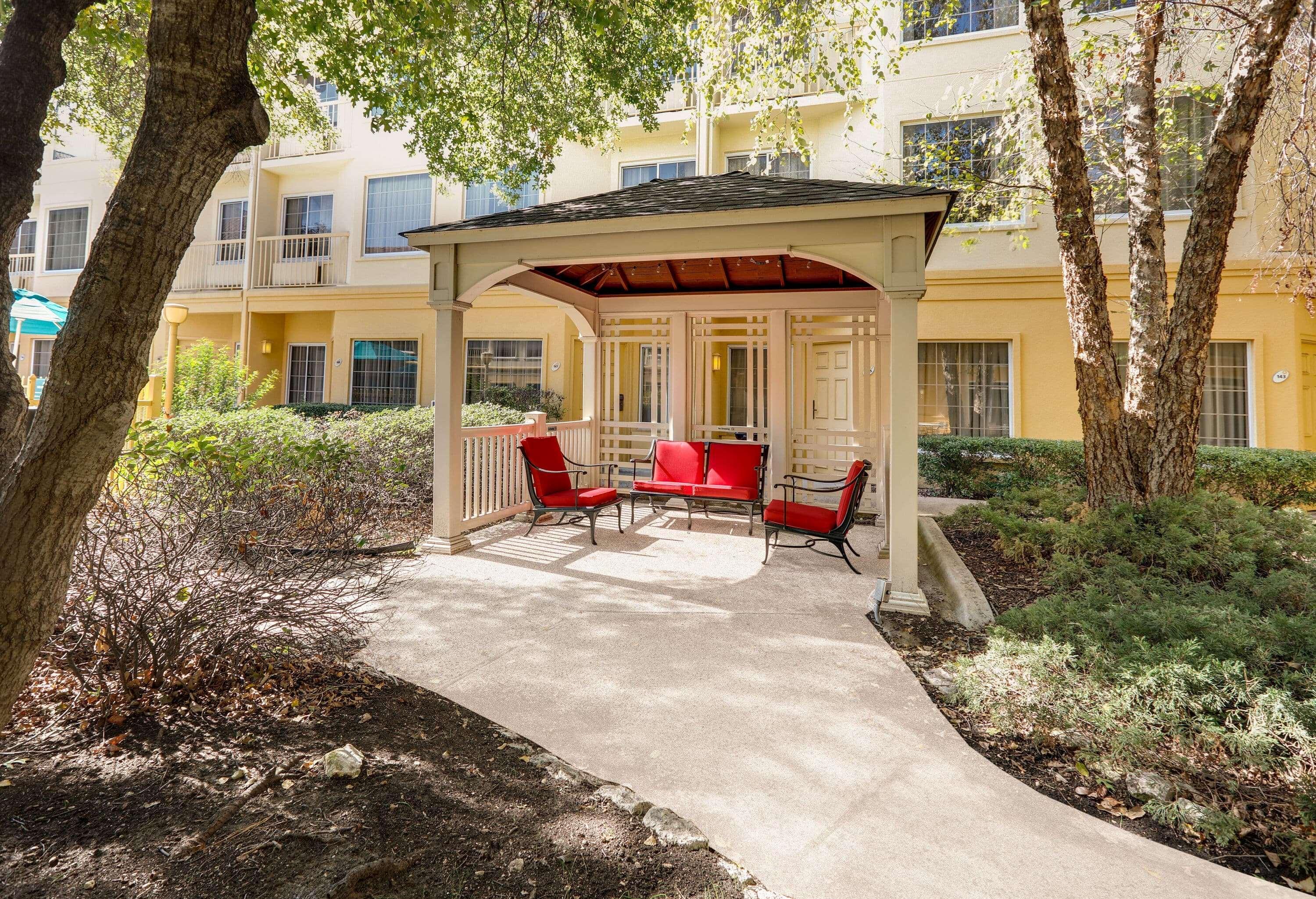 La Quinta By Wyndham Dallas - Addison Galleria Extérieur photo