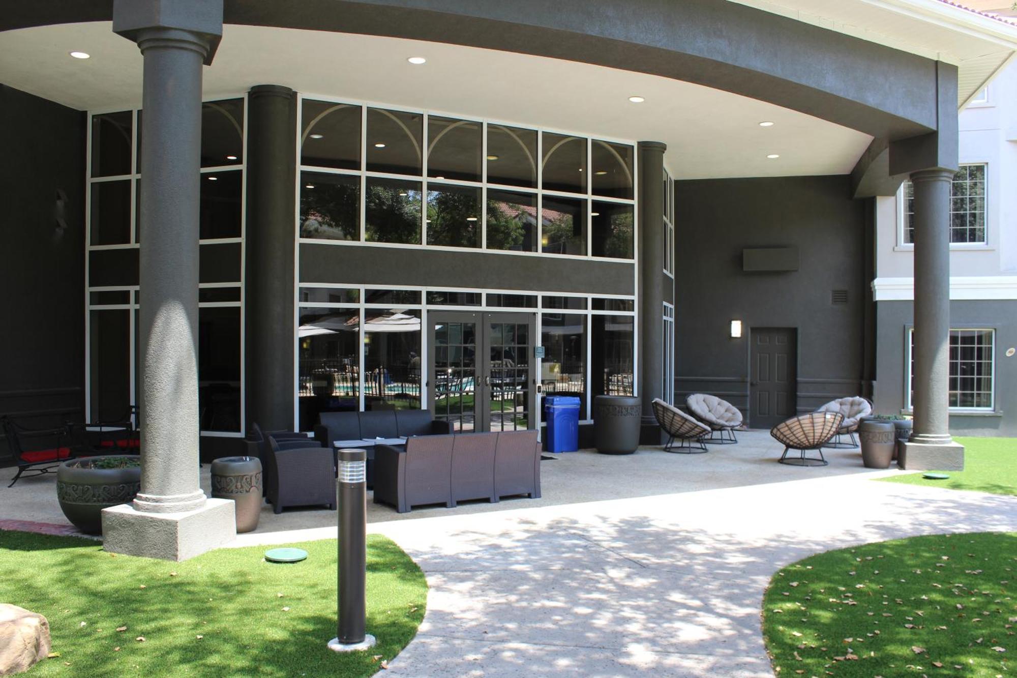 La Quinta By Wyndham Dallas - Addison Galleria Extérieur photo