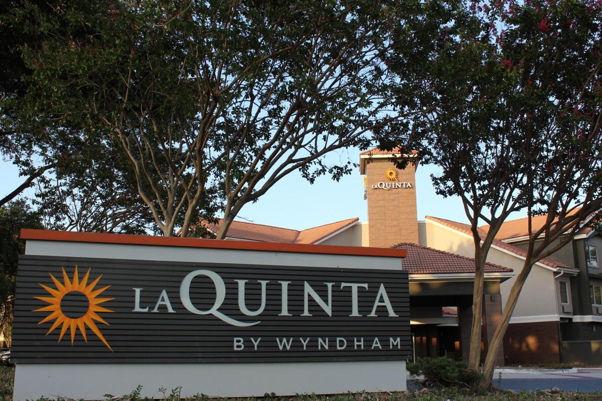La Quinta By Wyndham Dallas - Addison Galleria Extérieur photo